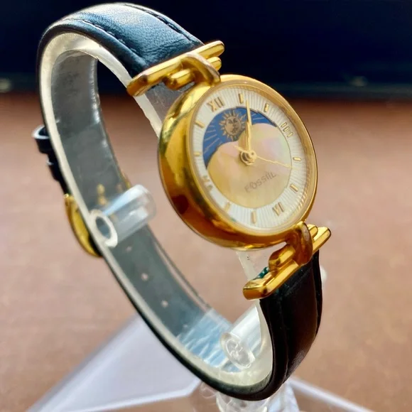 RARE 1993 FOSSIL MOTHER OF PEARL MOON PHASE WATCH PC-9234 - Picture 5 of 10